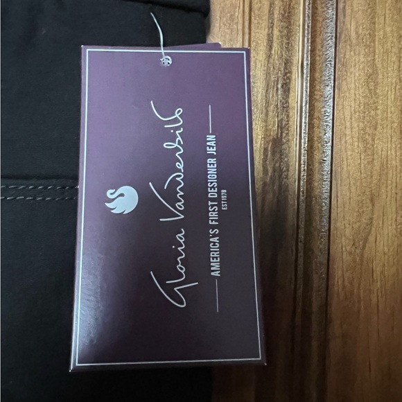 Gloria Vanderbilt Slim Leg Mid Rise Designer Jeans - Picture 3 of 7